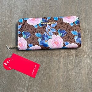 🆕 Rampage floral print women wallet with zip around closure.